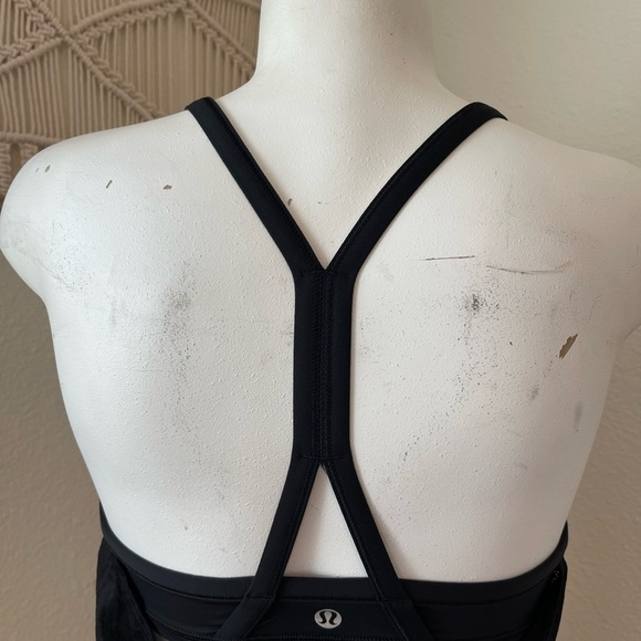 Lululemon Black Tank Top Built in Sports Bra & Open Back Size 2/4 - Picture 6 of 12